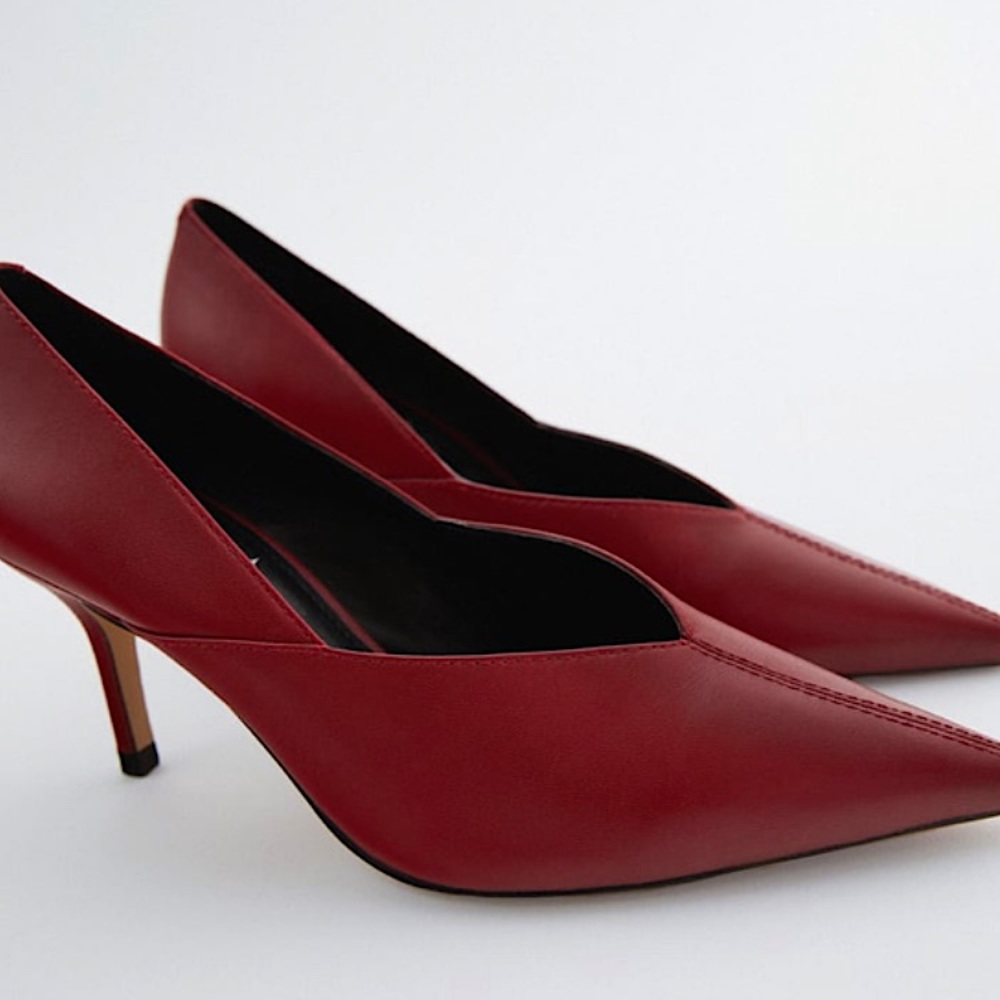 👠Zara sleek red pointed heel👠